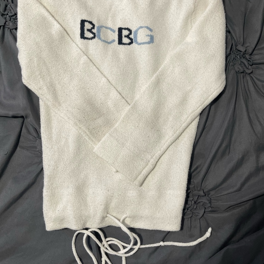 BCBG TOP - Picture 2 of 4
